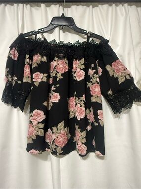 iZ Byer Cold Shoulder Blouse Black Pink Floral- Small